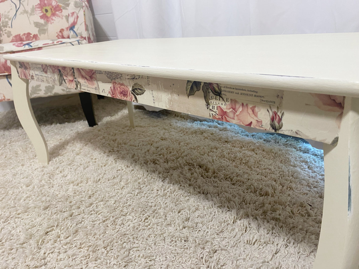 Lovely Roses Coffee Table