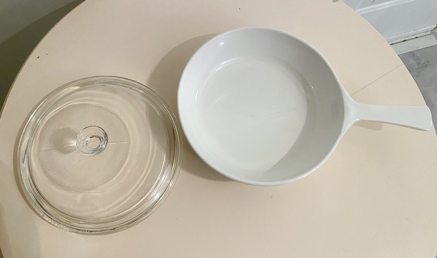 Pyrex Corning ware dish with lid