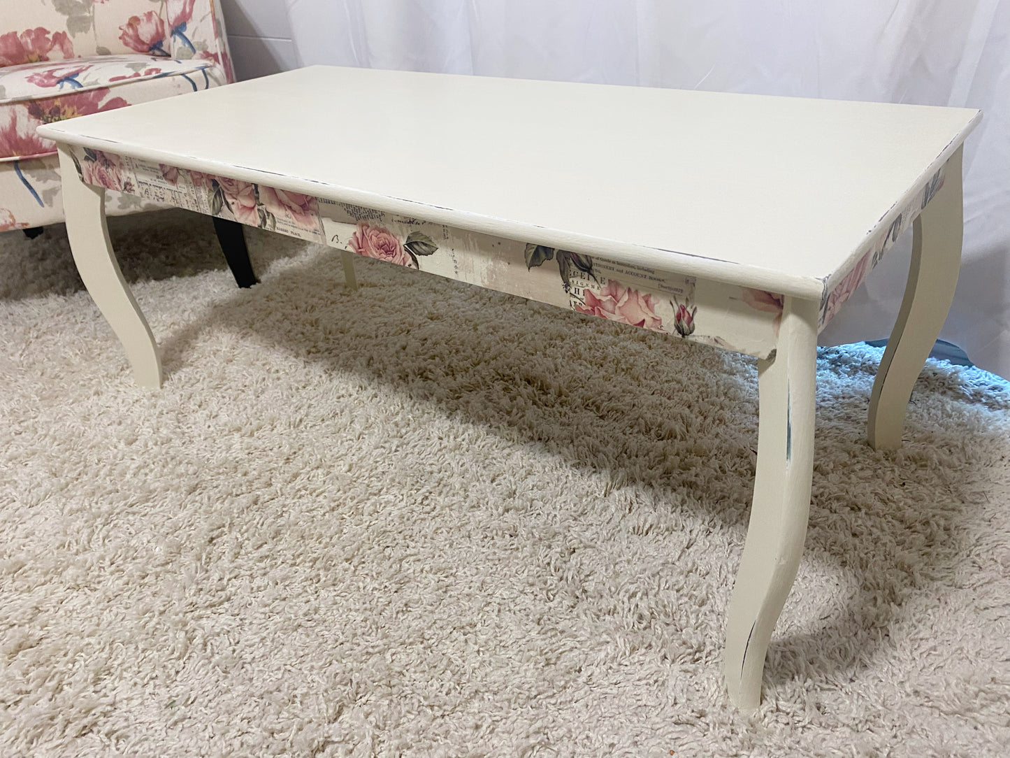 Lovely Roses Coffee Table