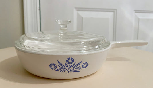 Pyrex Corning ware dish with lid