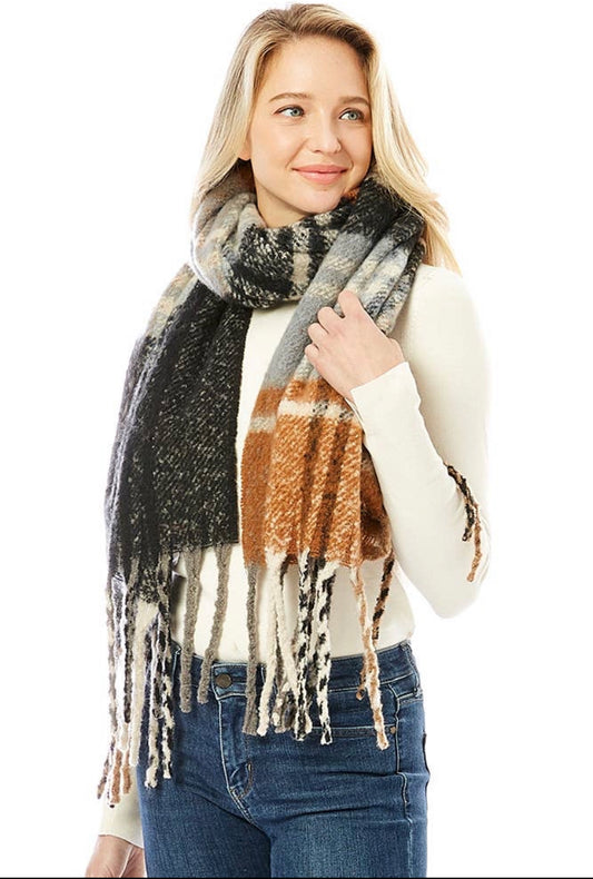 Plaid fringe scarf