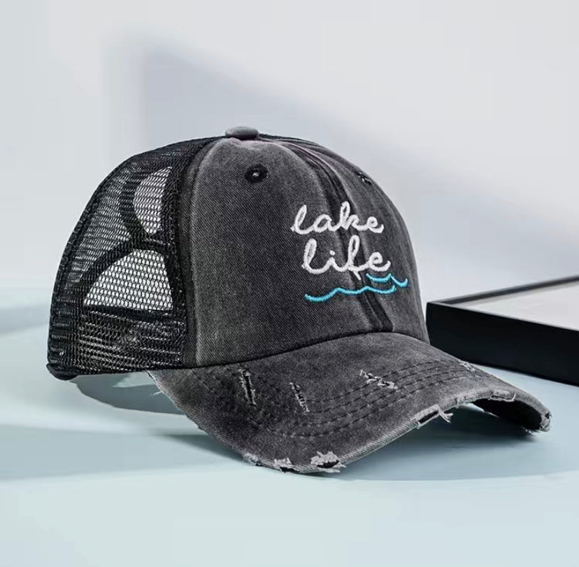 Lake life hat: black